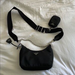 Prada re-edition 2005 crossbody bag